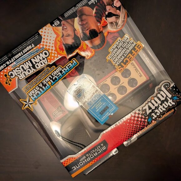 O2 PAPER JAMZ PRO SERIES Microphone & Effects Amp - Picture 2 of 3